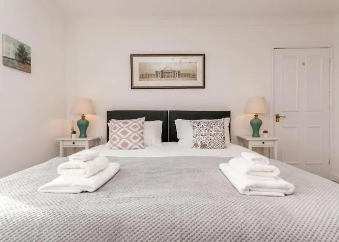 Top Floor Seaview Apartment